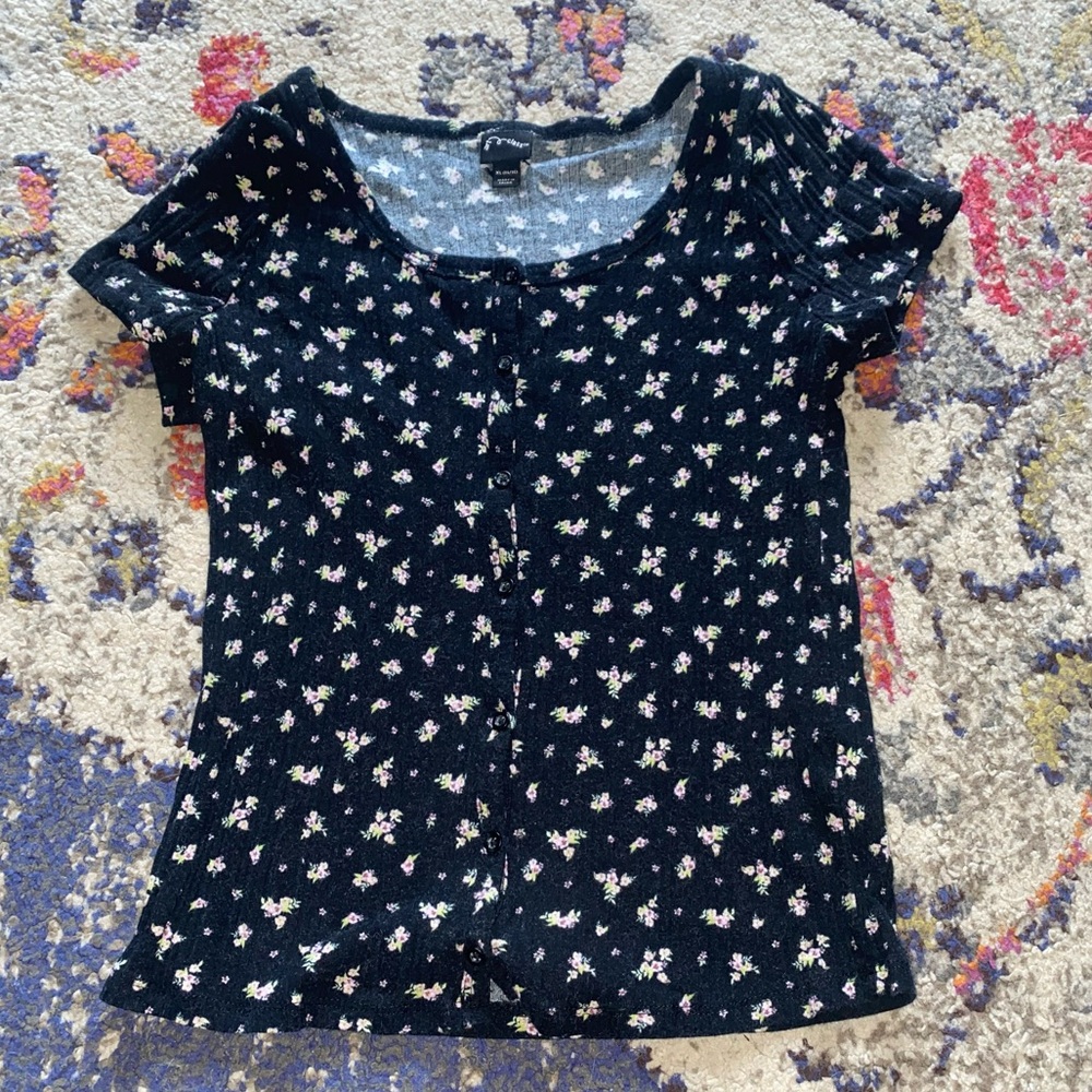 Art Class Floral Coop Neck Shirt Size Medium